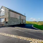 2 Bed In Keighley Oc-85669 * Cowling