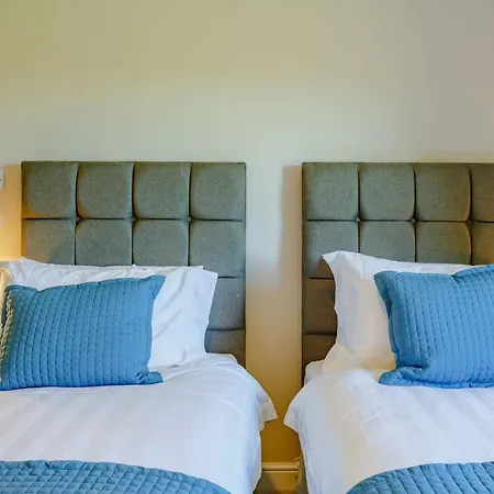 2 Bed In 85669 Feriehus